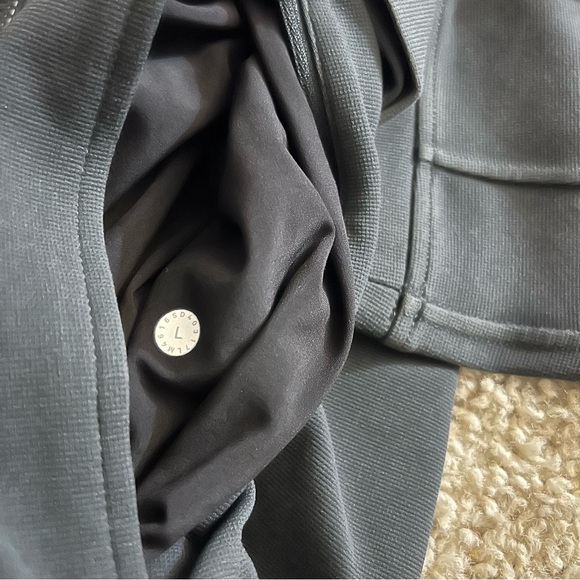 Lululemon men’s jacket - Picture 5 of 9